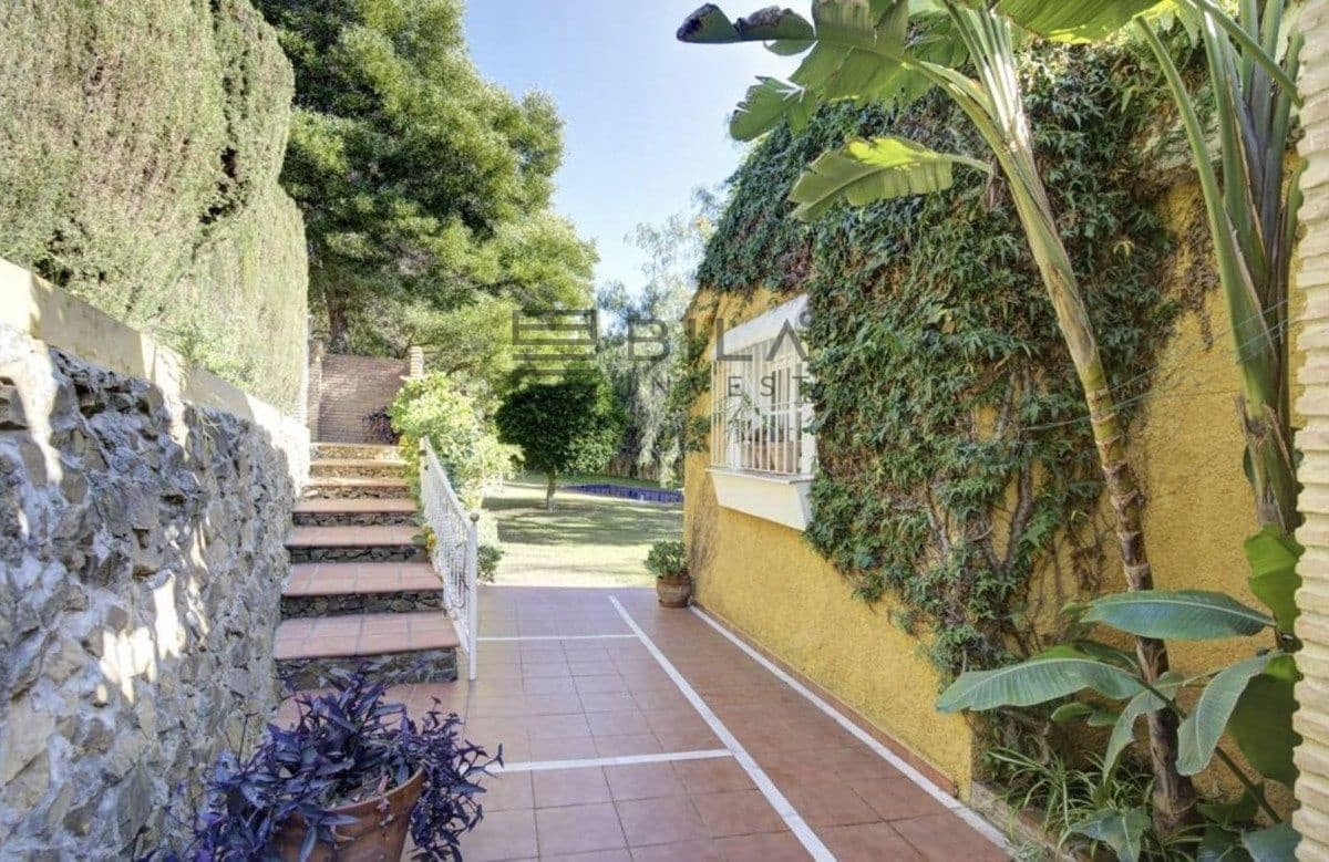 3 sypialnia Willa na sprzedaż w El Rosario z basenem garażem - 995 000 € (Ref: 9893296)