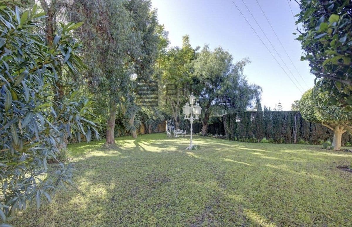 3 sypialnia Willa na sprzedaż w El Rosario z basenem garażem - 995 000 € (Ref: 9893296)