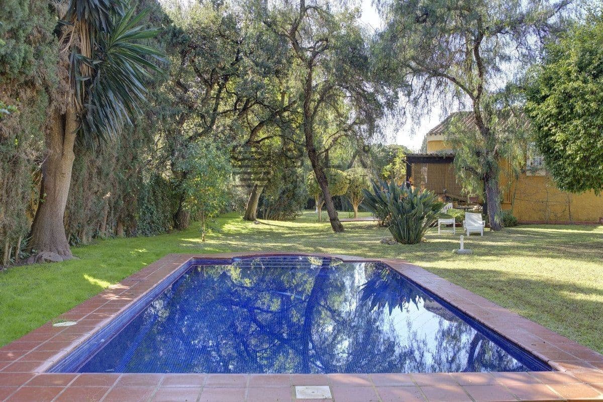 3 sypialnia Willa na sprzedaż w El Rosario z basenem garażem - 995 000 € (Ref: 9893296)