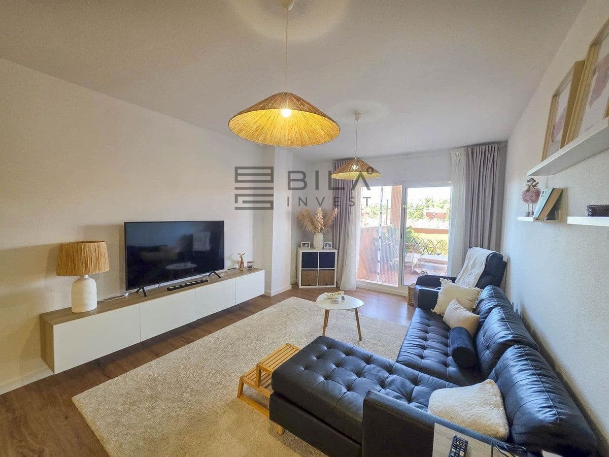 2 soveværelse Lejlighed til salg i La Reserva med swimmingpool garage - € 359.000 (Ref: 9895201)