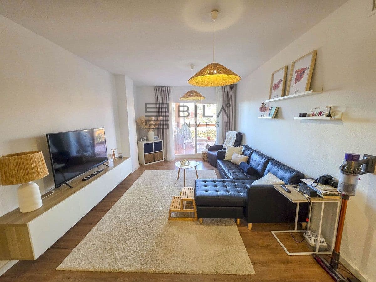 2 soveværelse Lejlighed til salg i La Reserva med swimmingpool garage - € 359.000 (Ref: 9895201)