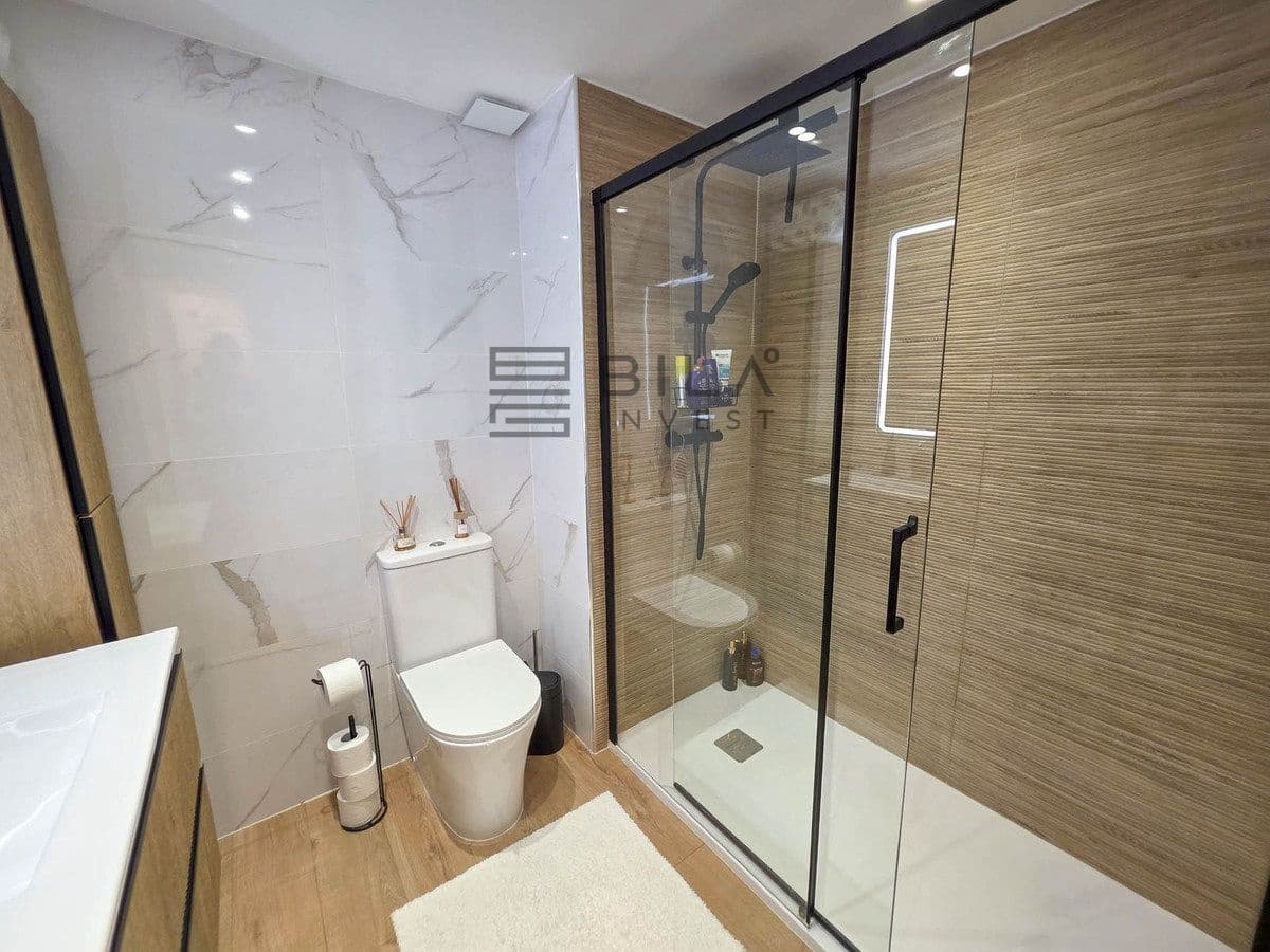 2 soveværelse Lejlighed til salg i La Reserva med swimmingpool garage - € 359.000 (Ref: 9895201)