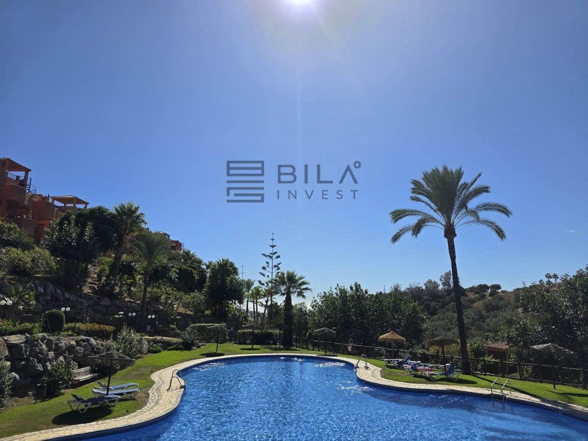 2 soveværelse Lejlighed til salg i La Reserva med swimmingpool garage - € 359.000 (Ref: 9895201)