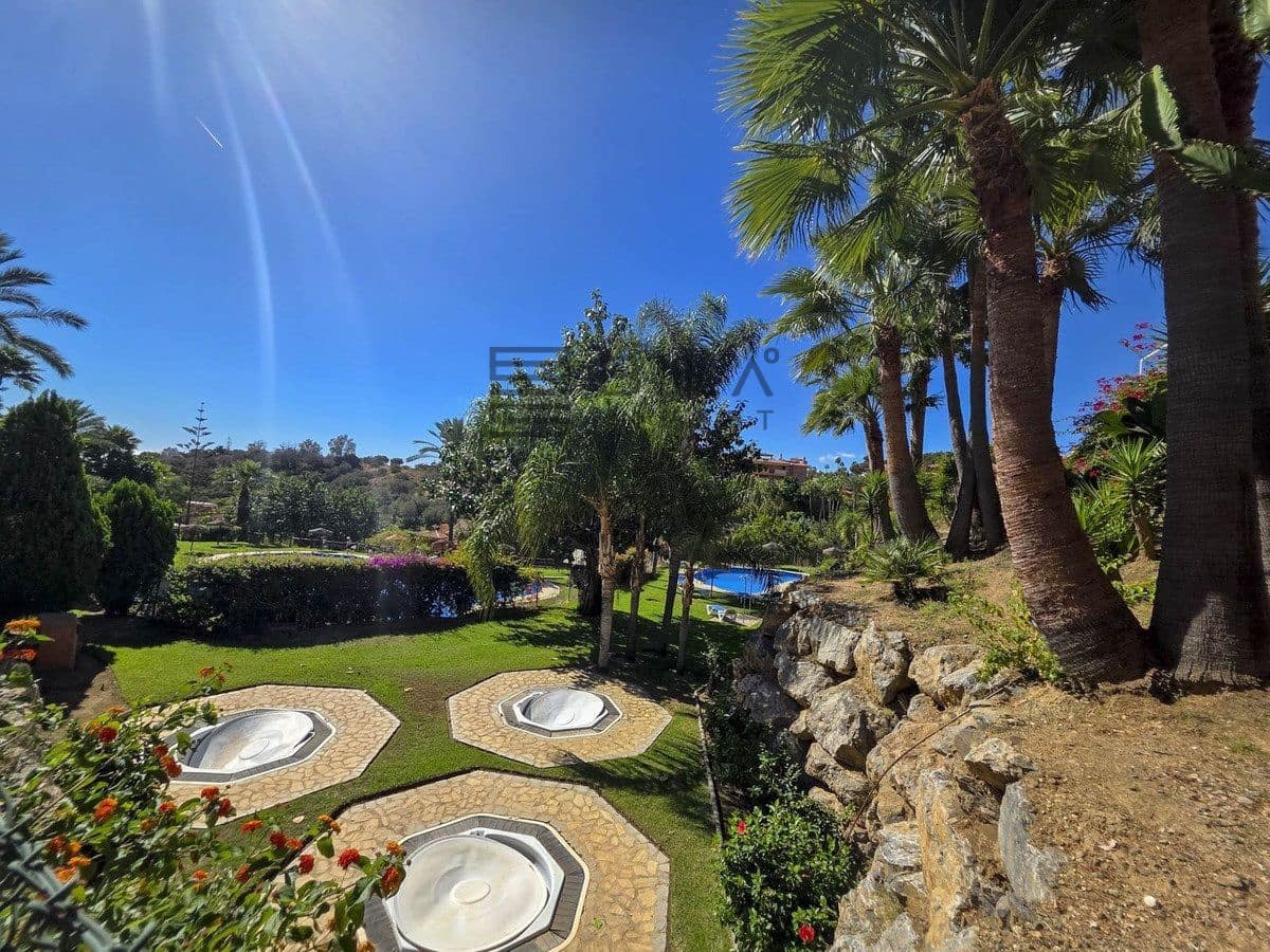2 soveværelse Lejlighed til salg i La Reserva med swimmingpool garage - € 359.000 (Ref: 9895201)