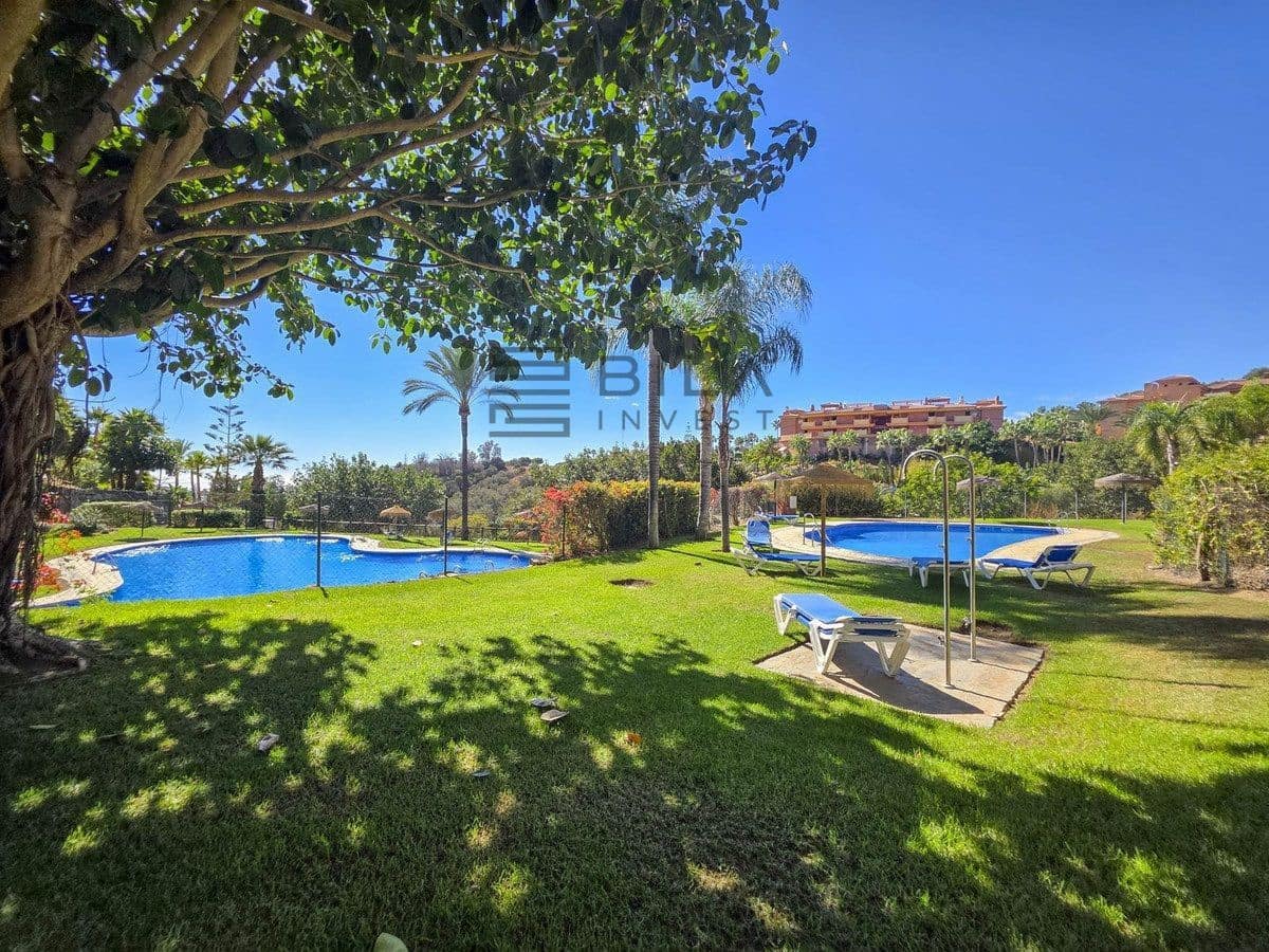 2 soveværelse Lejlighed til salg i La Reserva med swimmingpool garage - € 359.000 (Ref: 9895201)