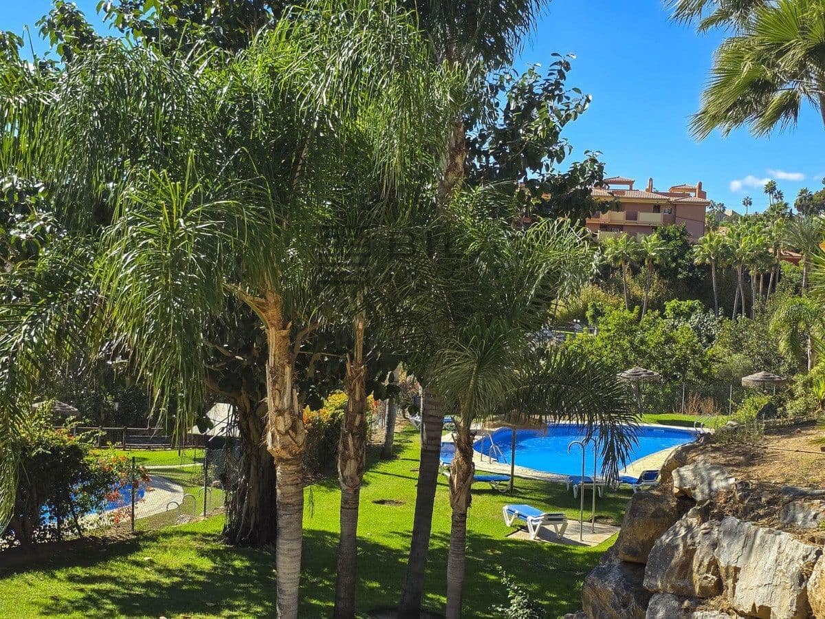 2 soveværelse Lejlighed til salg i La Reserva med swimmingpool garage - € 359.000 (Ref: 9895201)