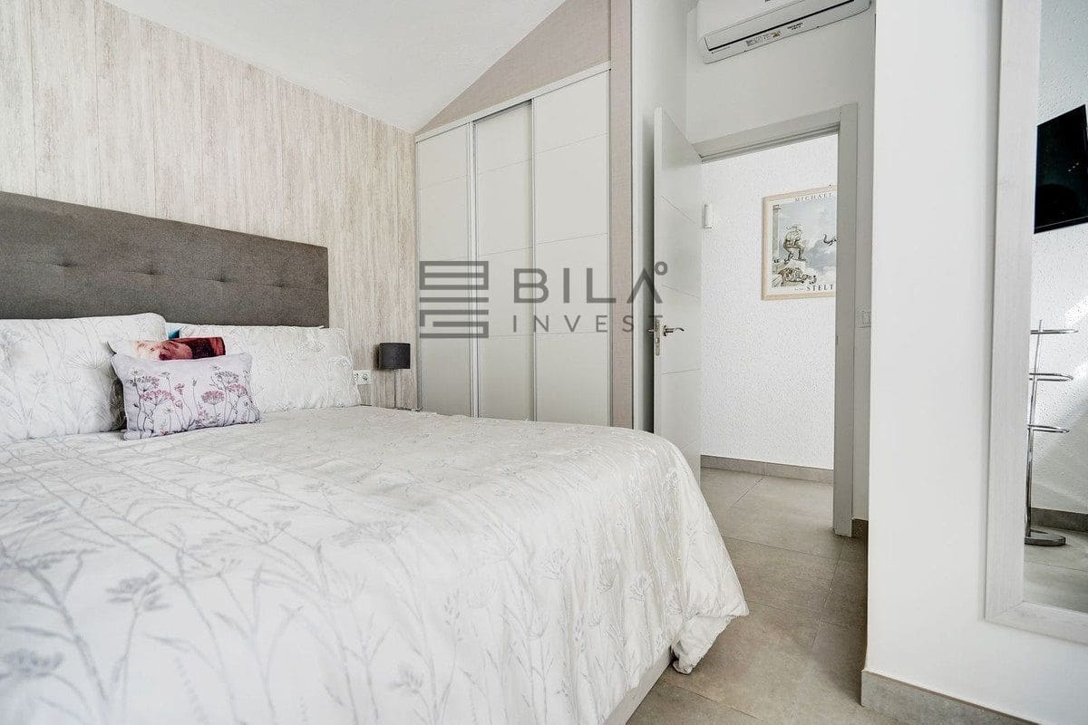 3 bedroom Townhouse for sale in La Reserva with pool garage - € 399,995 (Ref: 9895204)