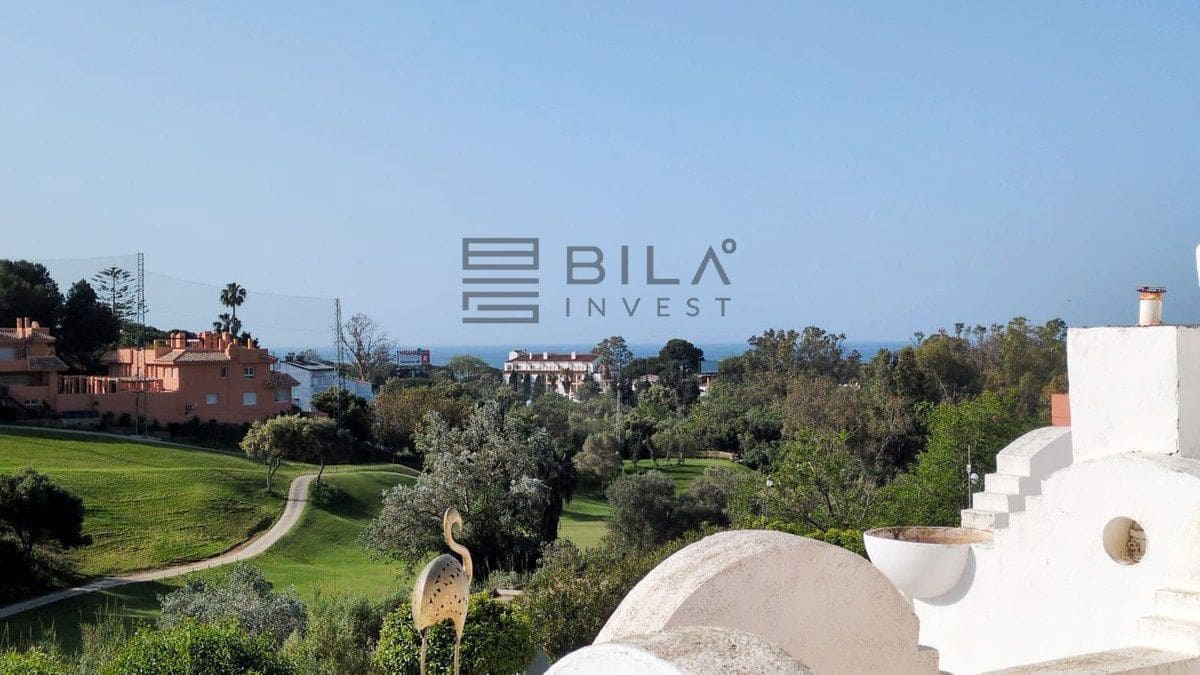 3 bedroom Townhouse for sale in La Reserva with pool garage - € 399,995 (Ref: 9895204)