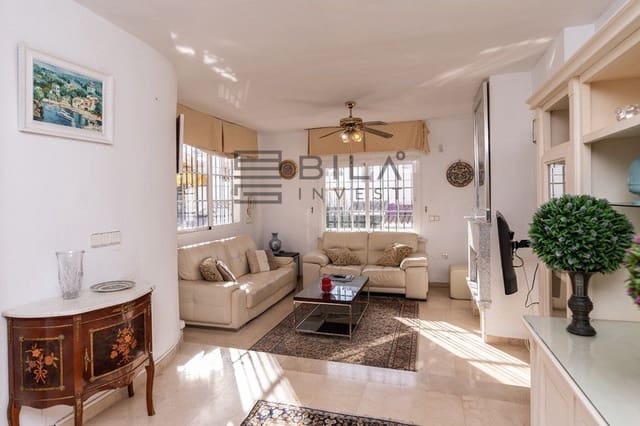 3 bedroom Townhouse for sale in Costabella, Marbella with pool - € 710,000 (Ref: 9895206)