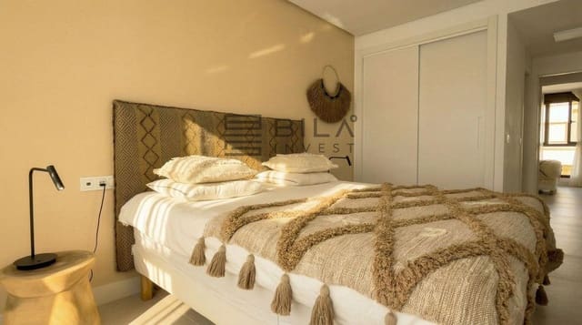 3 bedroom Penthouse for sale in Artola, Marbella - € 1,199,000 (Ref: 9895209)