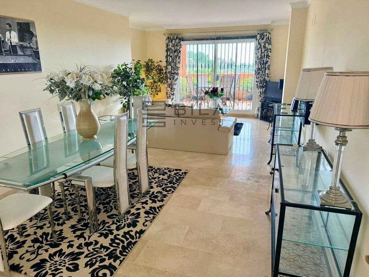 Piso de 2 habitaciones en Elviria en venta con piscina garaje - 440.000 € (Ref: 9895210)