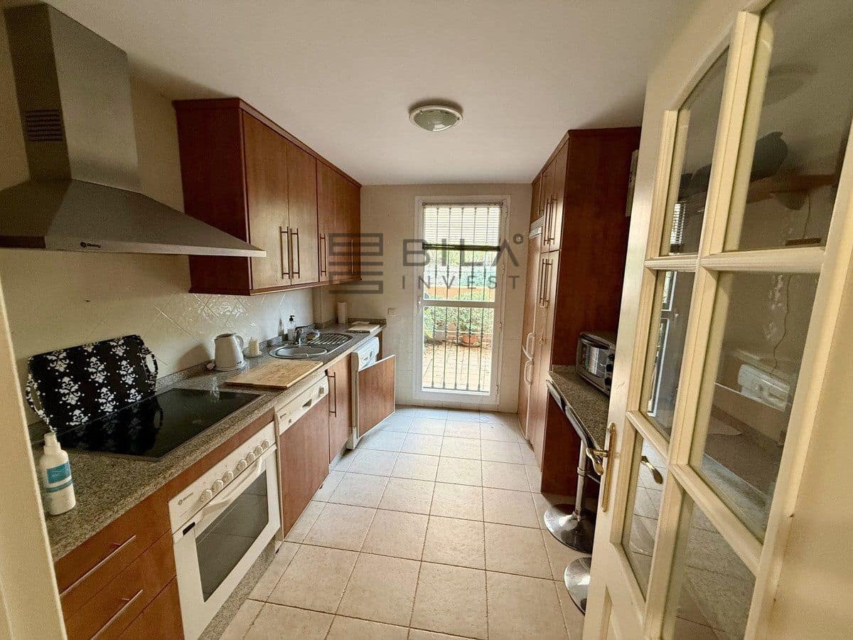 Piso de 2 habitaciones en Elviria en venta con piscina garaje - 440.000 € (Ref: 9895210)