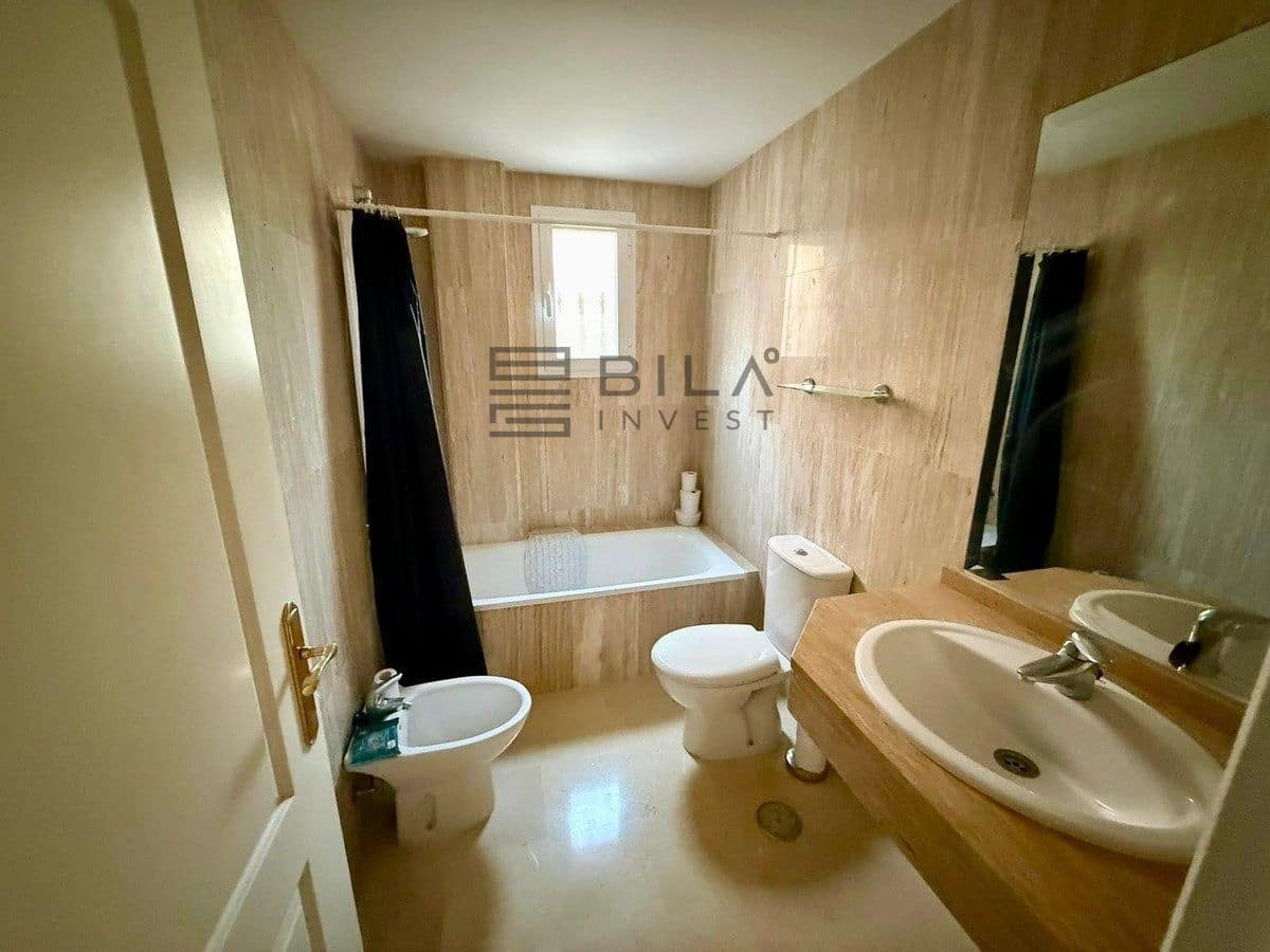 Piso de 2 habitaciones en Elviria en venta con piscina garaje - 440.000 € (Ref: 9895210)