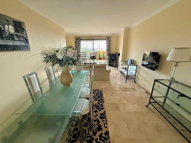 Piso de 2 habitaciones en Elviria, Marbella en venta con piscina garaje - 440.000 € (Ref: 9895210)