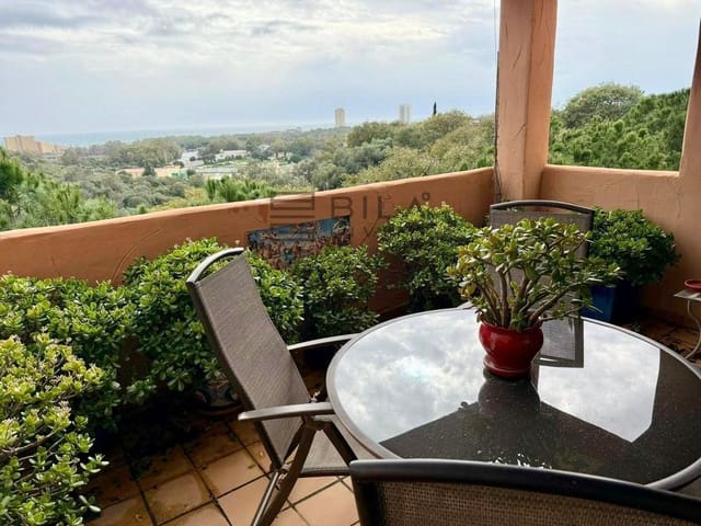 Piso de 2 habitaciones en Elviria, Marbella en venta con piscina garaje - 440.000 € (Ref: 9895210)
