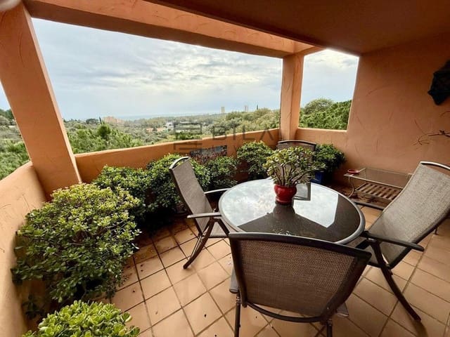 Piso de 2 habitaciones en Elviria, Marbella en venta con piscina garaje - 440.000 € (Ref: 9895210)