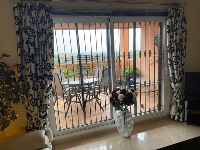 Piso de 2 habitaciones en Elviria, Marbella en venta con piscina garaje - 440.000 € (Ref: 9895210)