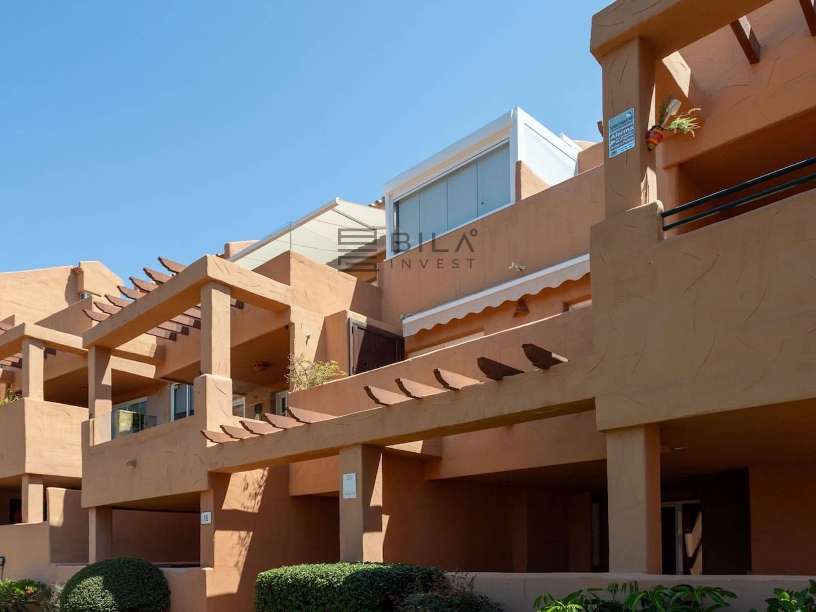 Piso de 2 habitaciones en Elviria en venta con piscina garaje - 440.000 € (Ref: 9895210)