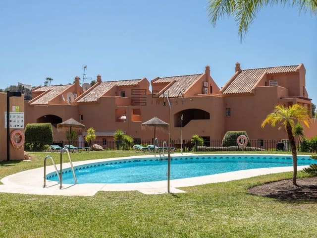 Piso de 2 habitaciones en Elviria, Marbella en venta con piscina garaje - 440.000 € (Ref: 9895210)