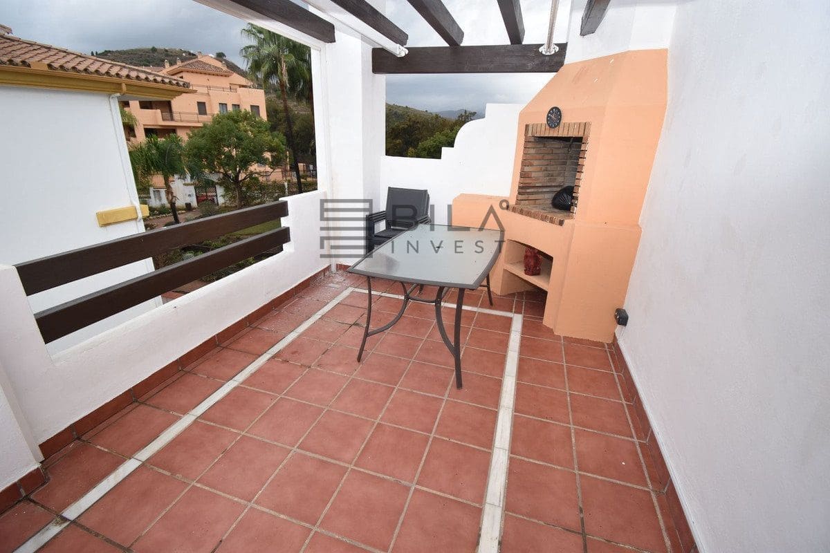 2 bedroom Penthouse for sale in La Cala de Mijas with pool - € 349,000 (Ref: 9895214)