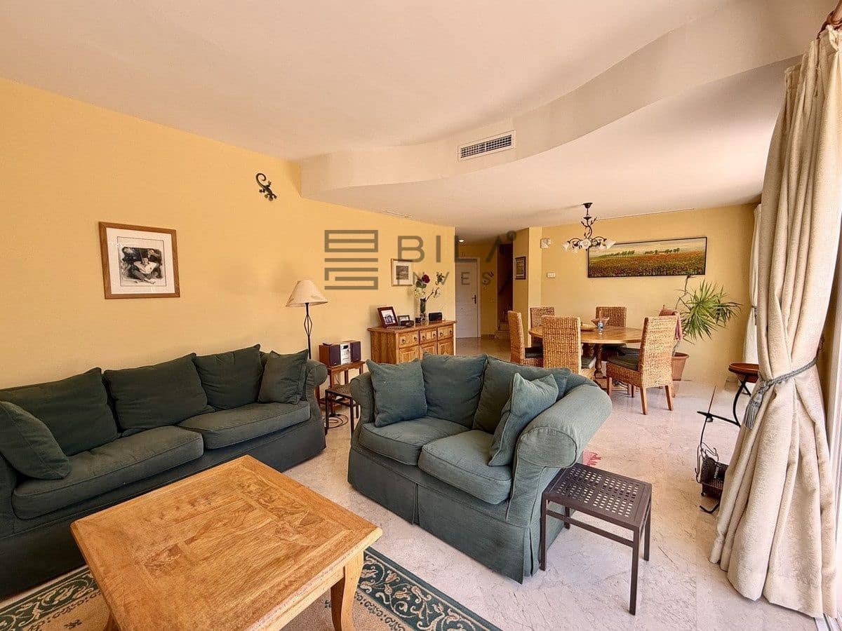 3 bedroom Penthouse for sale in Rio Real with pool - € 749,000 (Ref: 9895215)
