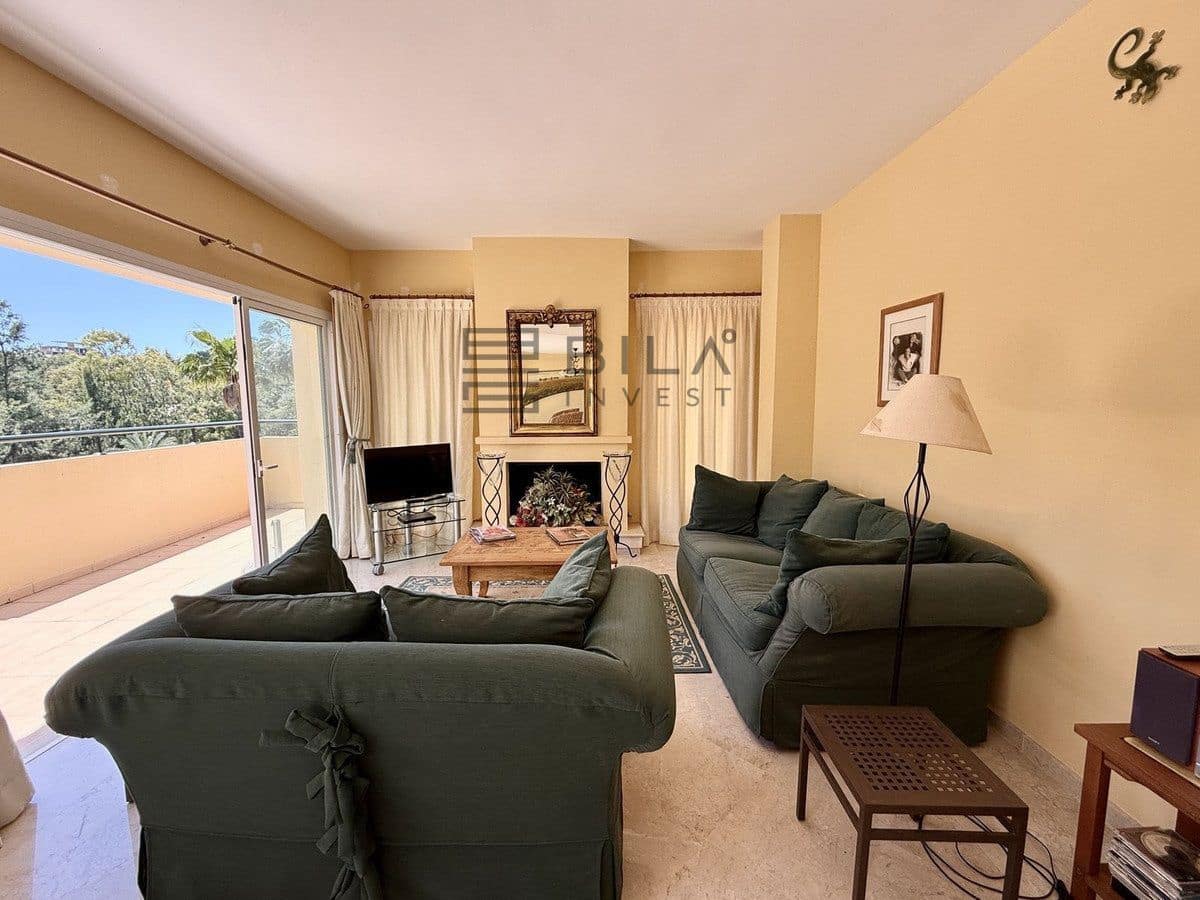 3 bedroom Penthouse for sale in Rio Real with pool - € 749,000 (Ref: 9895215)