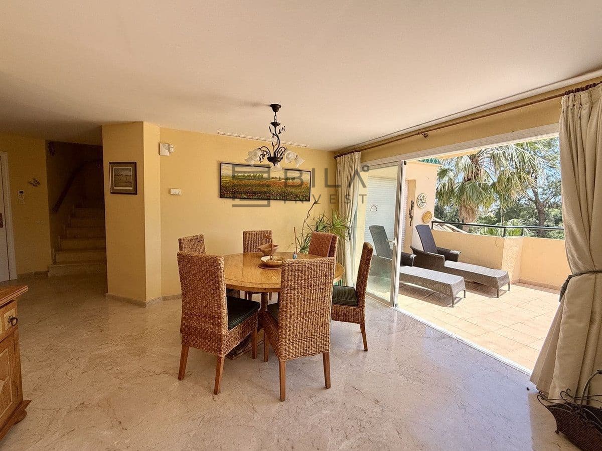3 bedroom Penthouse for sale in Rio Real with pool - € 749,000 (Ref: 9895215)
