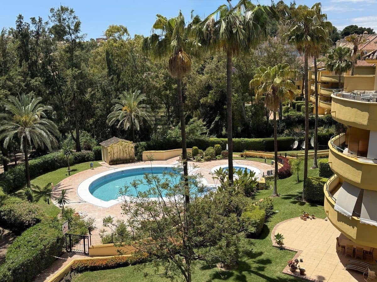 3 bedroom Penthouse for sale in Rio Real with pool - € 749,000 (Ref: 9895215)