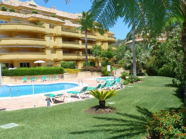 3 bedroom Penthouse for sale in Río Real, Marbella - € 749,000 (Ref: 9895215)