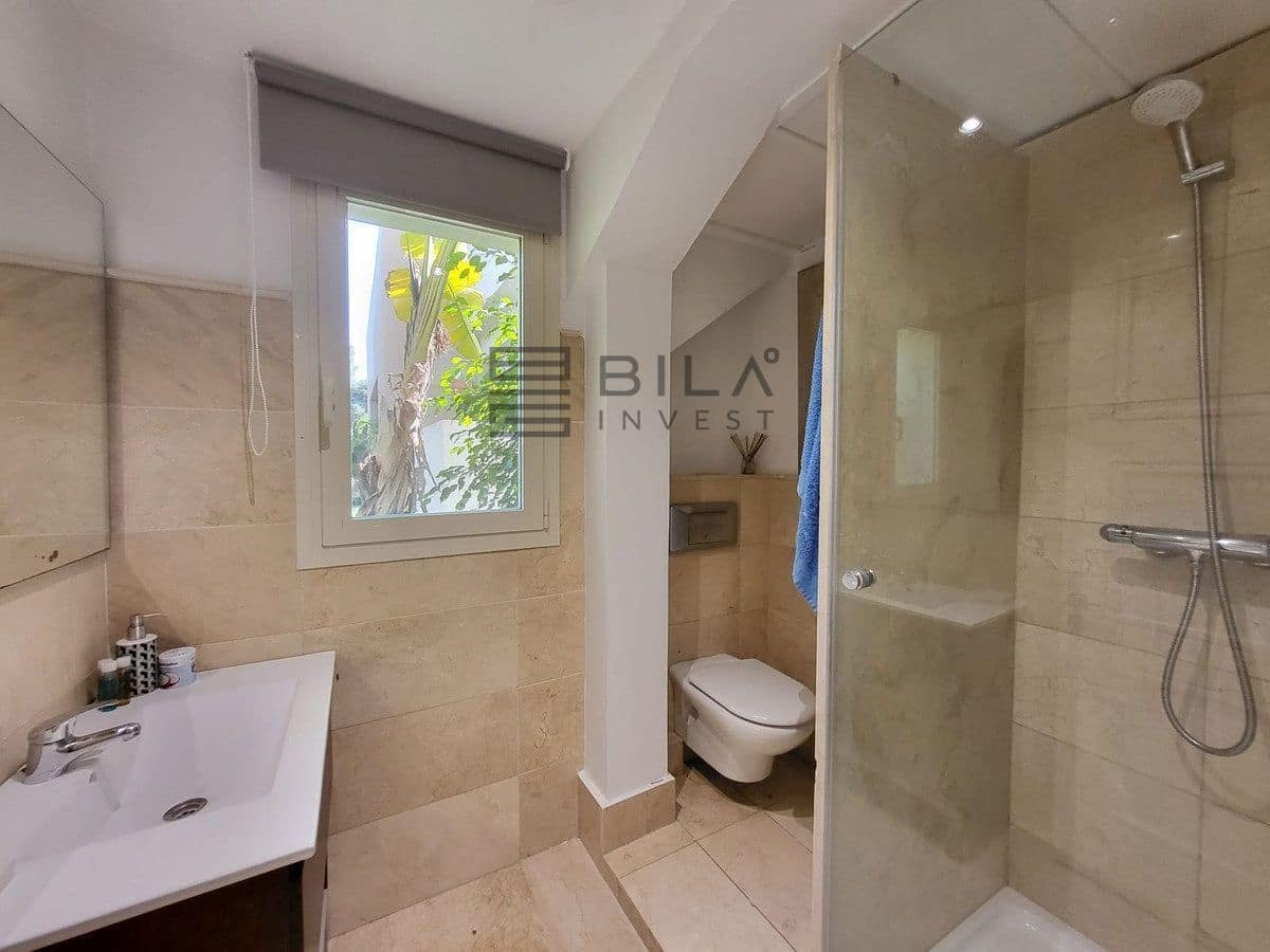 3 bedroom Flat for sale in Rio Real with pool garage - € 750,000 (Ref: 9895297)