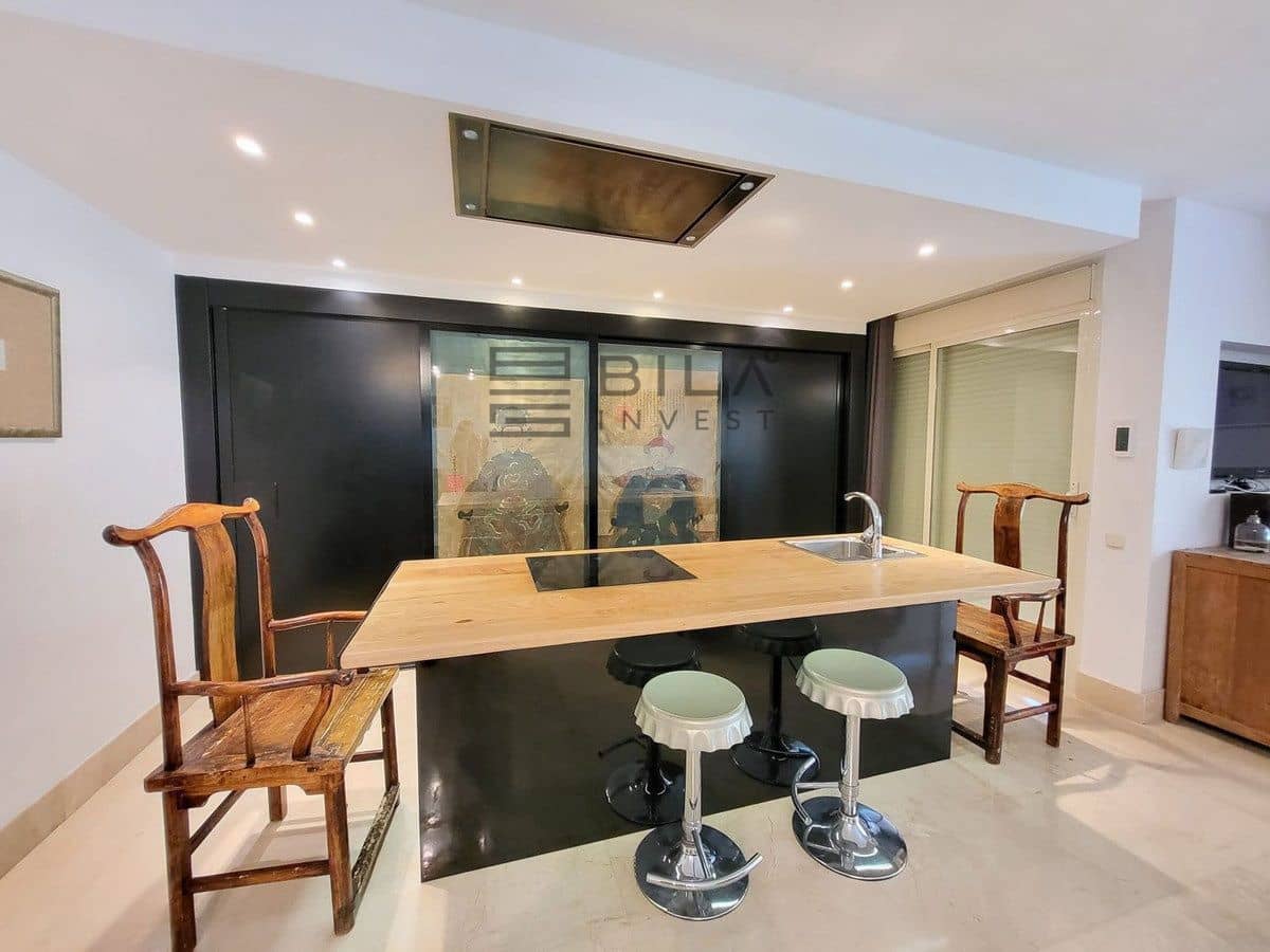 3 bedroom Flat for sale in Rio Real with pool garage - € 750,000 (Ref: 9895297)
