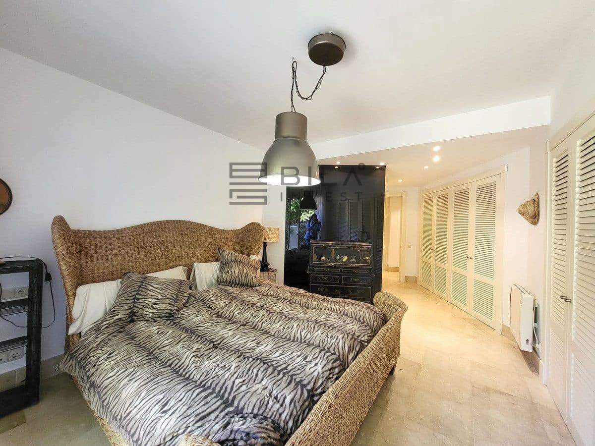 3 bedroom Flat for sale in Rio Real with pool garage - € 750,000 (Ref: 9895297)