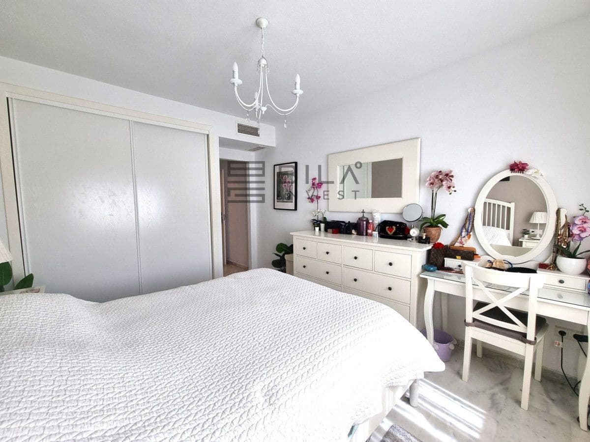 2 soveværelse Penthouse til salg i La Reserva med swimmingpool - € 359.000 (Ref: 9895298)