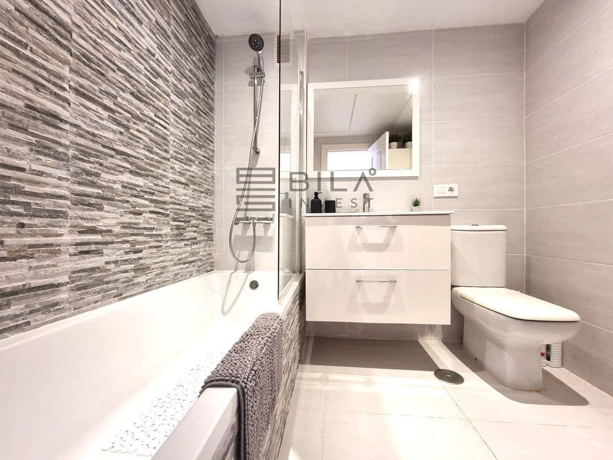 2 soveværelse Penthouse til salg i La Reserva med swimmingpool - € 359.000 (Ref: 9895298)