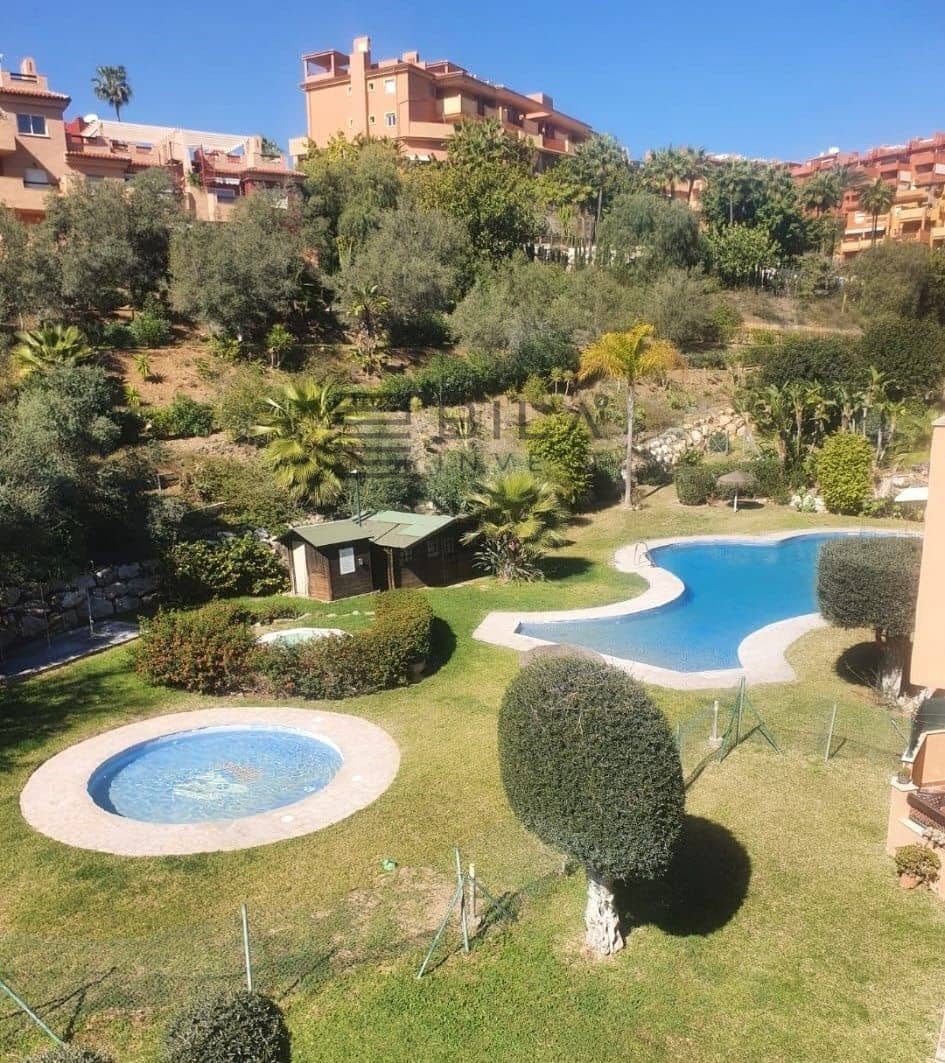 2 soveværelse Penthouse til salg i La Reserva med swimmingpool - € 359.000 (Ref: 9895298)