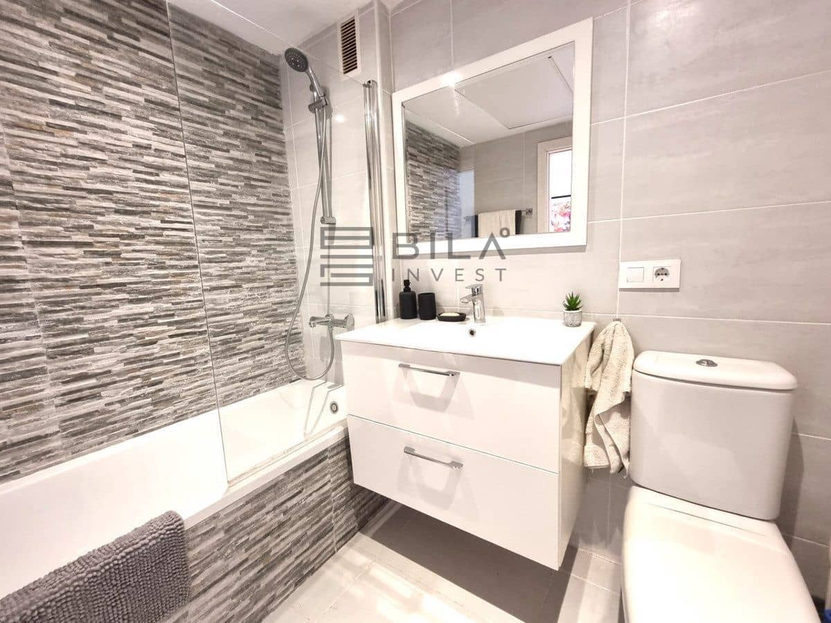 2 soveværelse Penthouse til salg i La Reserva med swimmingpool - € 359.000 (Ref: 9895298)