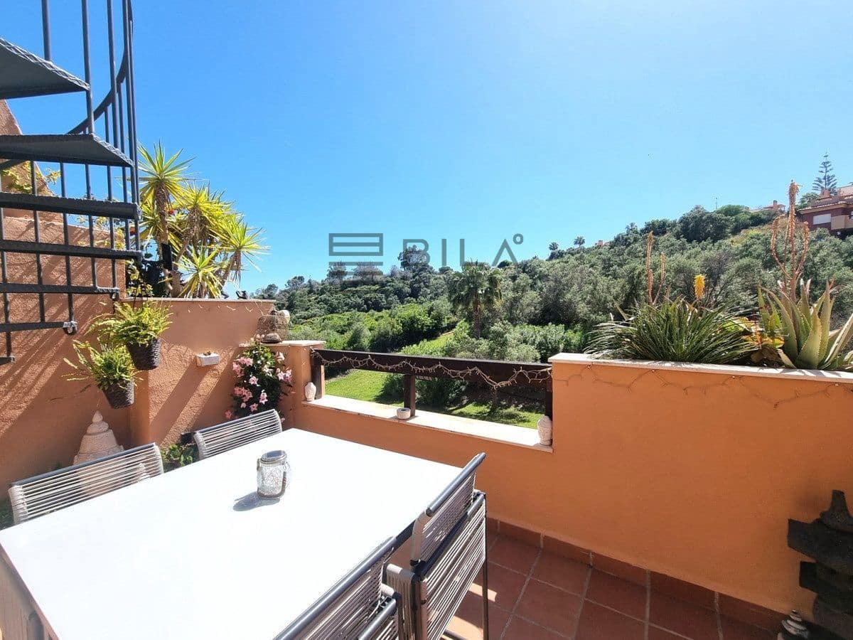 2 soveværelse Penthouse til salg i La Reserva med swimmingpool - € 359.000 (Ref: 9895298)