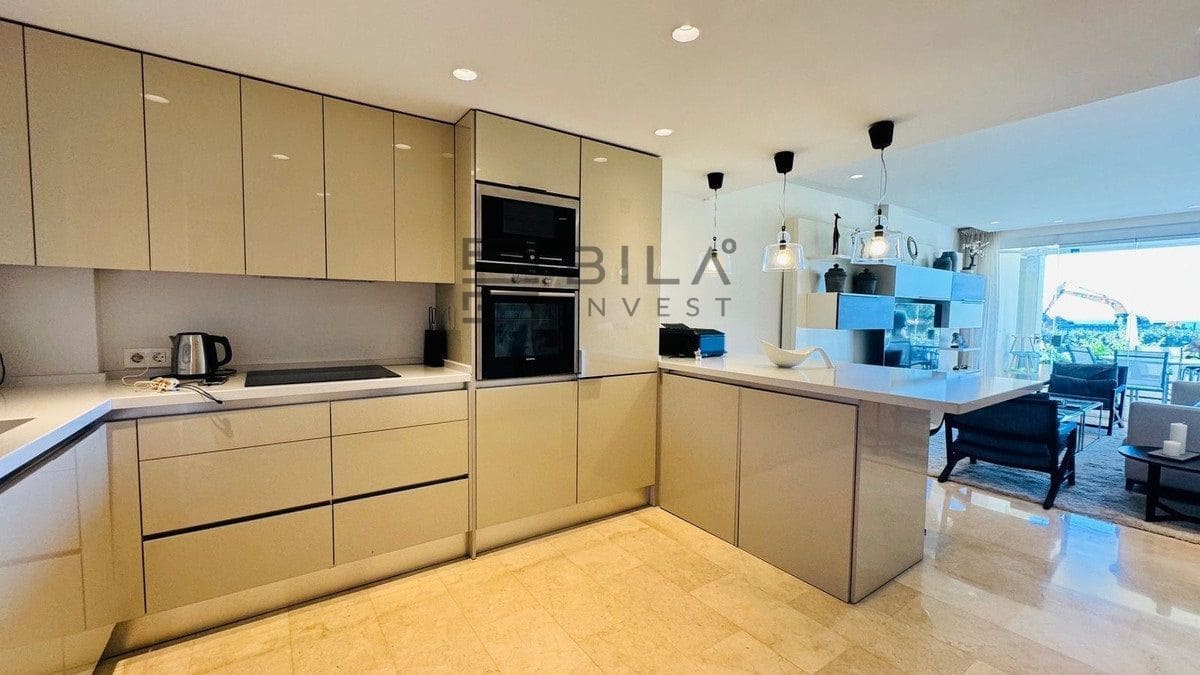 2 sovrum Lägenhet till salu i Elviria med pool garage - 890 000 € (Ref: 9895299)