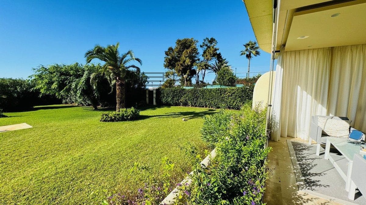 2 sovrum Lägenhet till salu i Elviria med pool garage - 890 000 € (Ref: 9895299)
