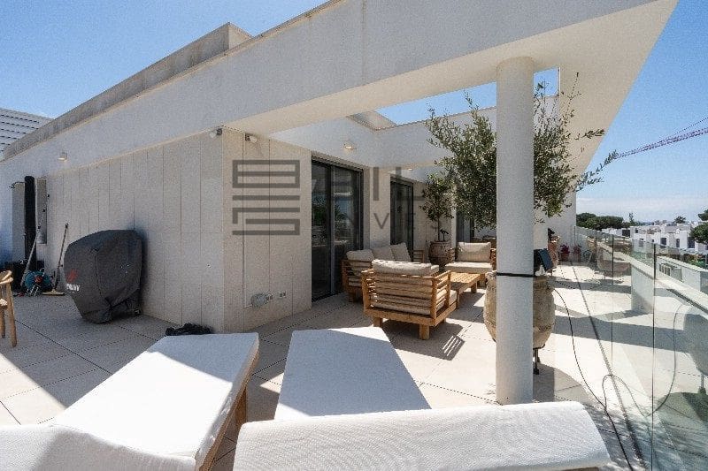 3 sovrum Takvåning till salu i Elviria med pool - 1 495 000 € (Ref: 9895300)