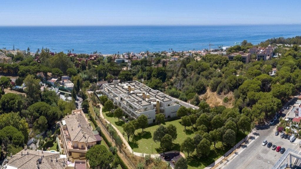 3 sovrum Takvåning till salu i Elviria med pool - 1 495 000 € (Ref: 9895300)