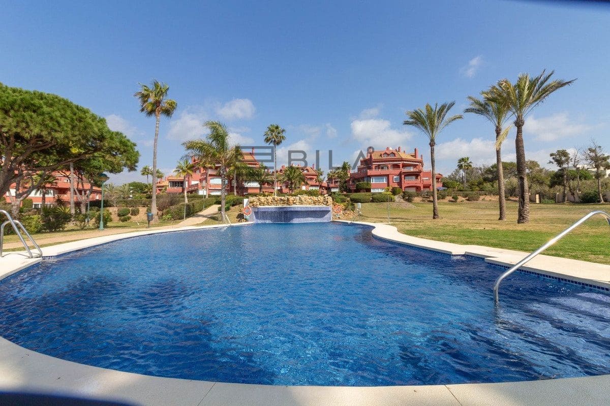 3 slaapkamer Flat te koop in Elviria met zwembad garage - € 675.000 (Ref: 9895301)