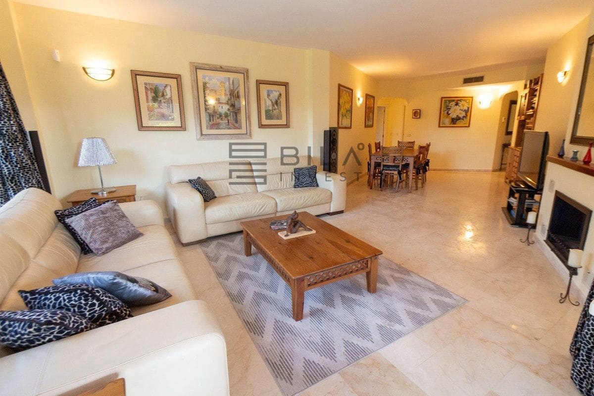 3 slaapkamer Flat te koop in Elviria met zwembad garage - € 675.000 (Ref: 9895301)