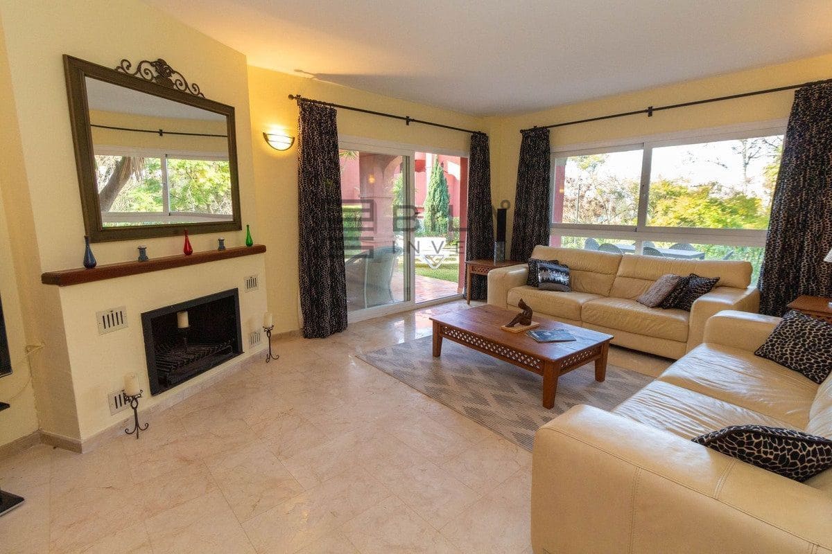 3 slaapkamer Flat te koop in Elviria met zwembad garage - € 675.000 (Ref: 9895301)