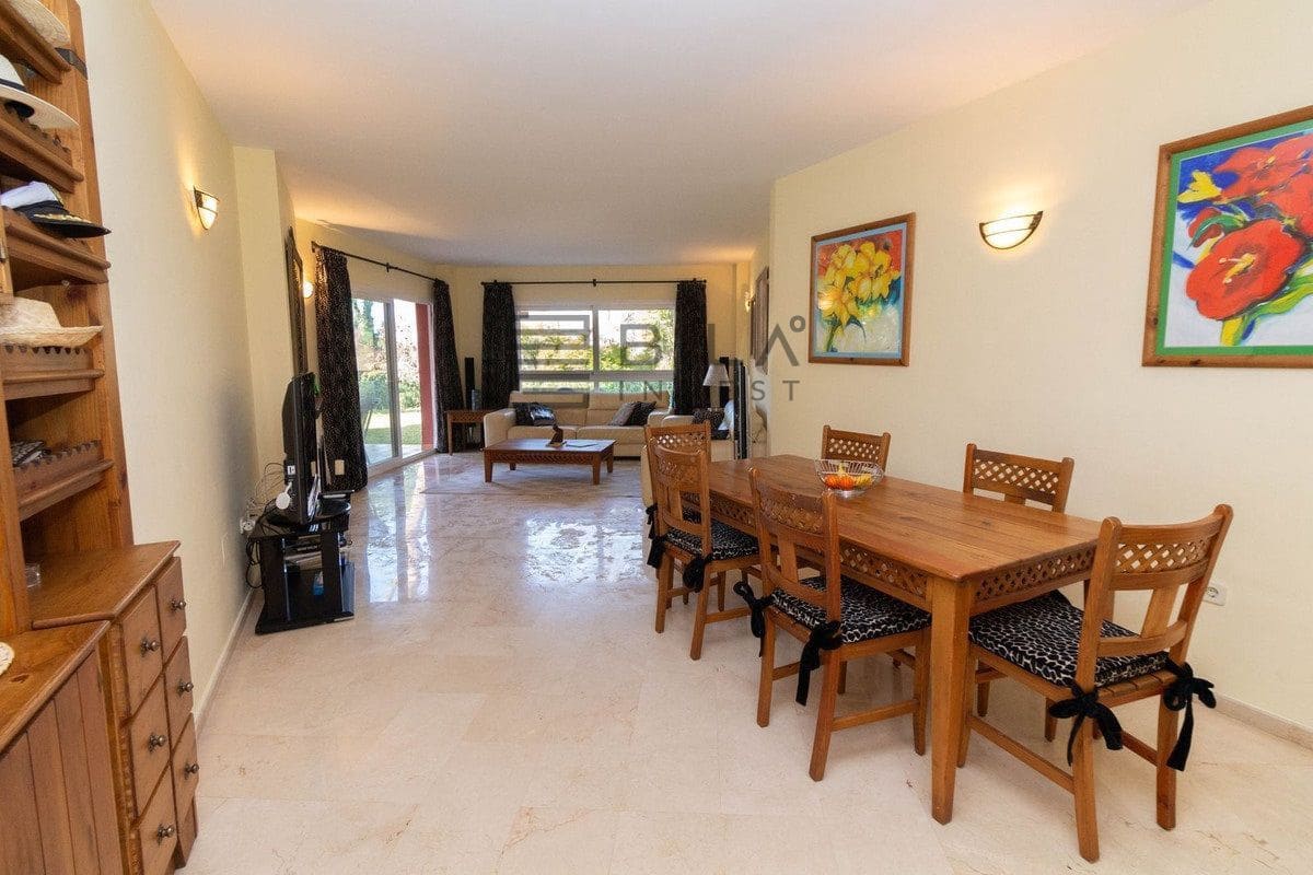 3 slaapkamer Flat te koop in Elviria met zwembad garage - € 675.000 (Ref: 9895301)