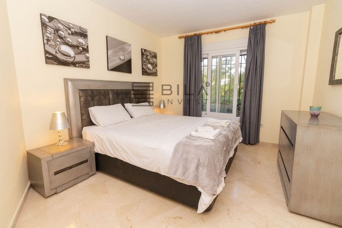 3 slaapkamer Flat te koop in Elviria met zwembad garage - € 675.000 (Ref: 9895301)