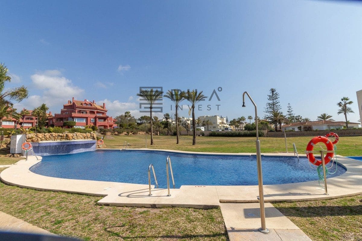 3 slaapkamer Flat te koop in Elviria met zwembad garage - € 675.000 (Ref: 9895301)