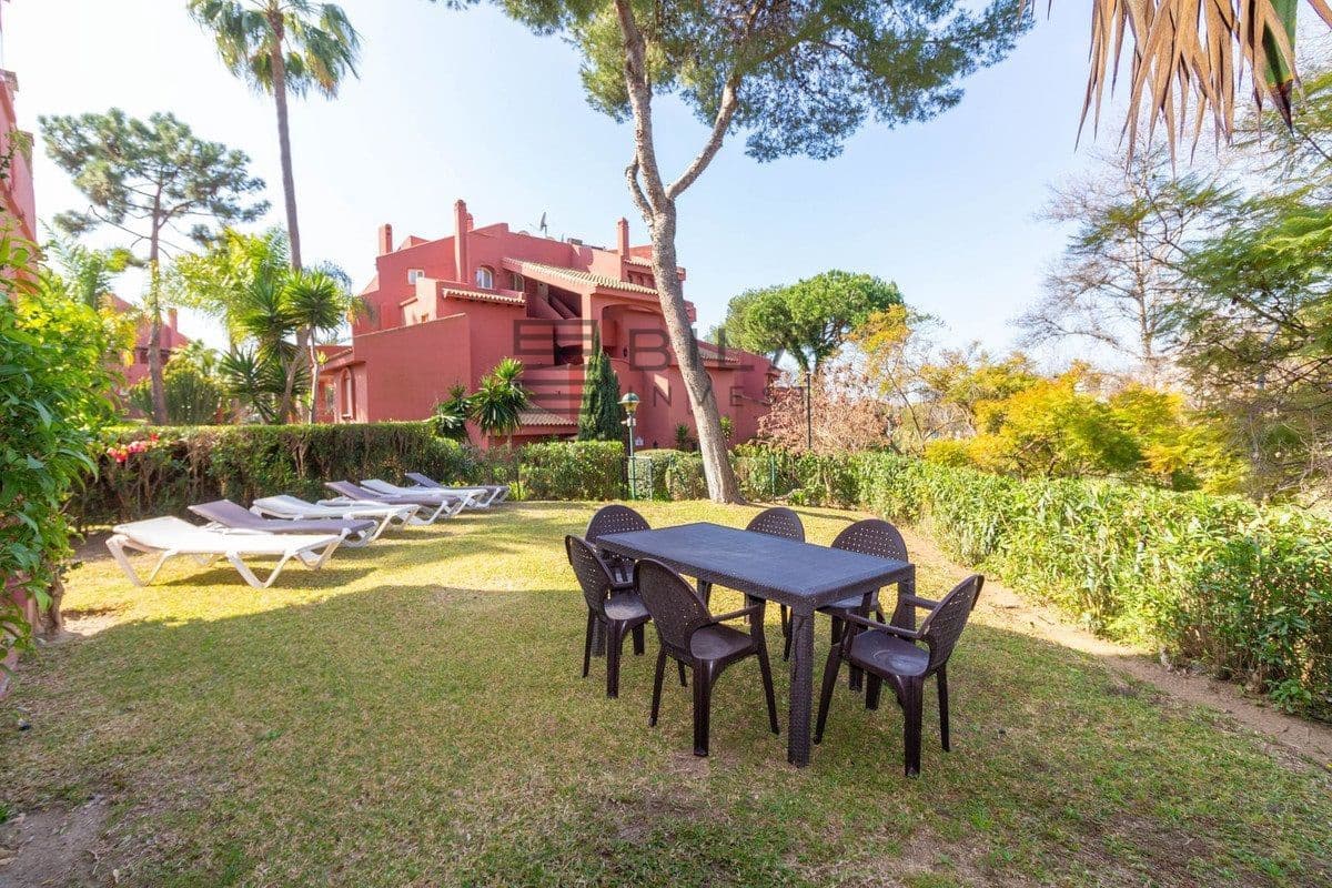 3 slaapkamer Flat te koop in Elviria met zwembad garage - € 675.000 (Ref: 9895301)