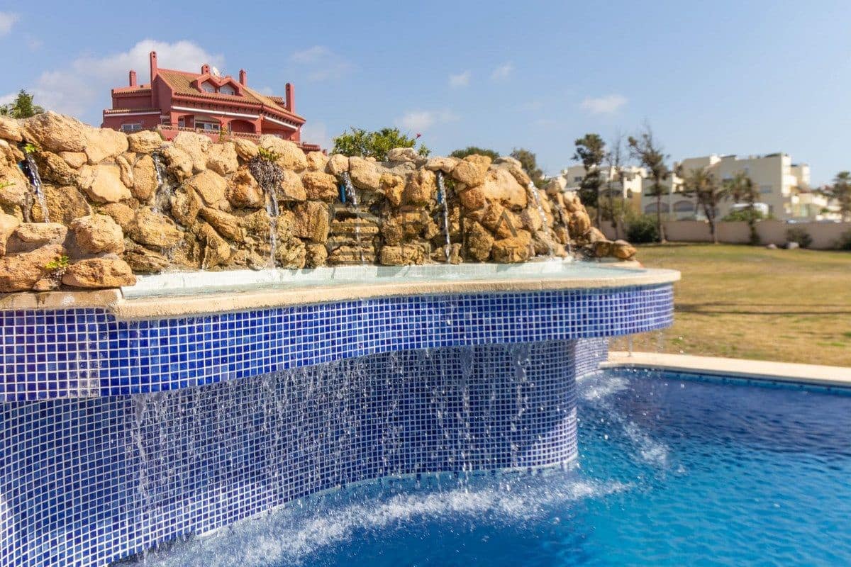 3 slaapkamer Flat te koop in Elviria met zwembad garage - € 675.000 (Ref: 9895301)