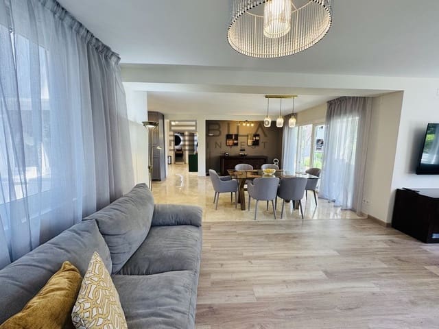 4 chambre Villa/Maison à vendre à Elviria, Marbella avec piscine garage - 1 199 000 € (Ref: 9895303)
